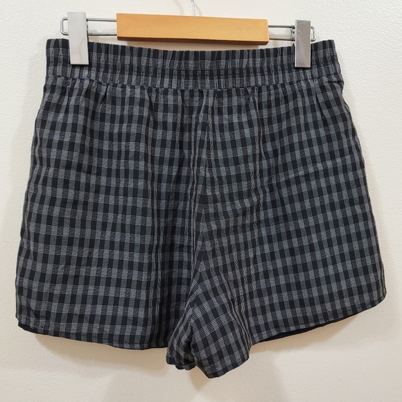 Aritzia Babaton Elwood Plaid shorts - Picture 3 of 10